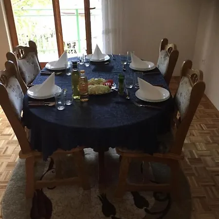 Amar Apartmani,
