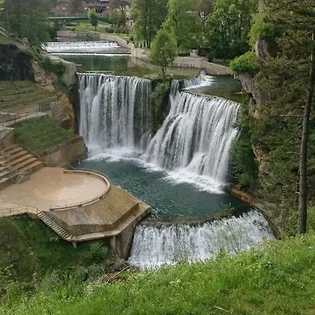 Amar Apartmani, * Jajce