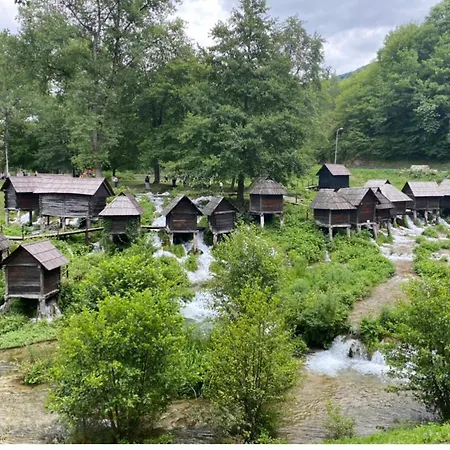 Amar Apartmani, Casa de Férias *