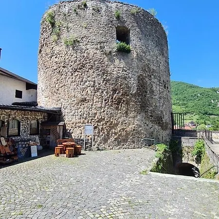 Amar Apartmani,