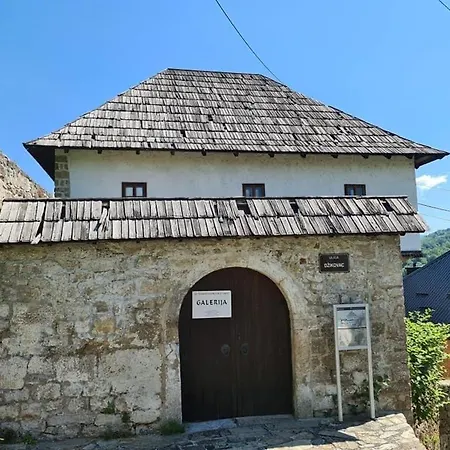Amar Apartmani, Casa de Férias *