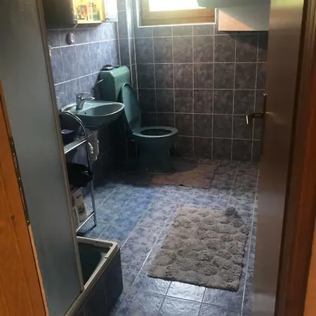 Amar Apartmani, *