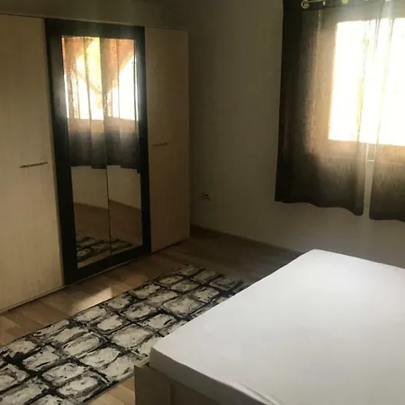 Amar Apartmani,